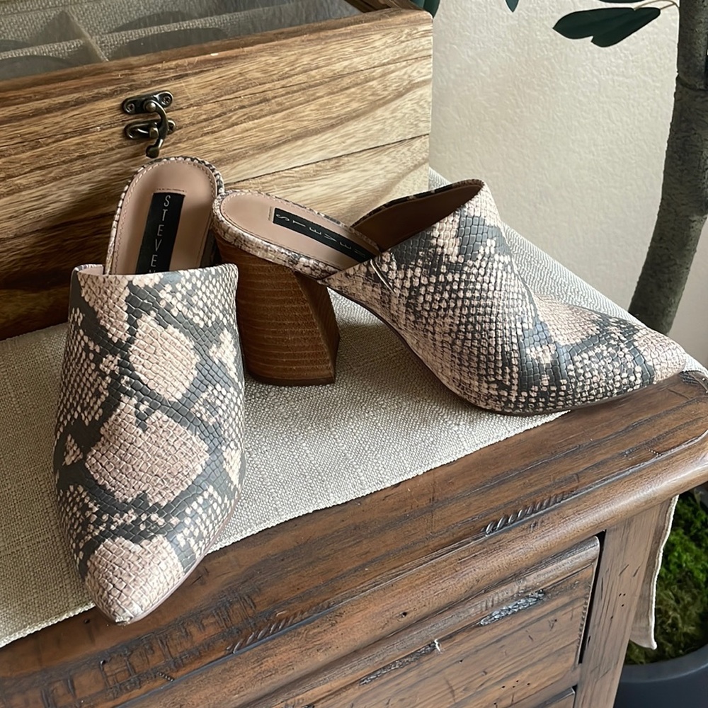 STEVEN snakeskin style backless heels 7.5